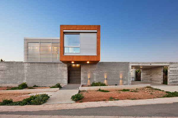 <strong>用實木搭配藝術(shù)清水漆效果更時尚</strong>